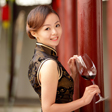 TJ Ms Vivien FengF(xin)ĴƷƘI(y)˾K߅RƷfBlue Orchid Enterprise(zh)ж£KmѾƽBlue Orchid Wine School (chung)ʼˡԔ(x)